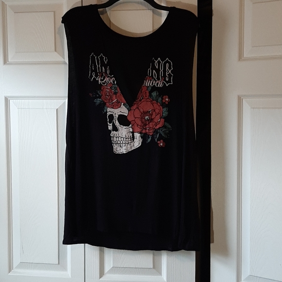 Tops - Skull muscle tee